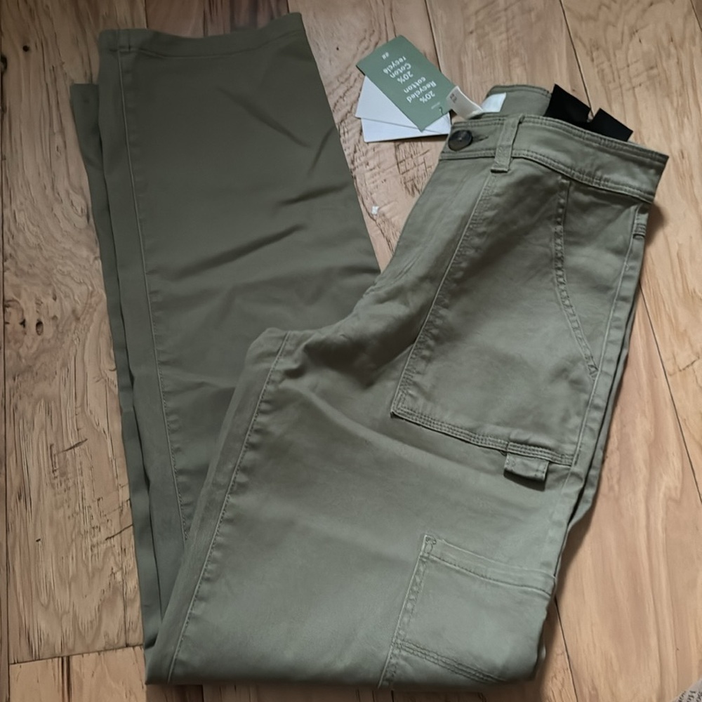 H&M olive green cargo high‎ rise Sz 4 pants NWT